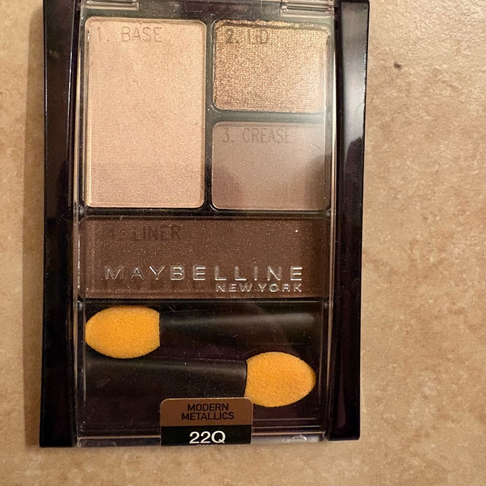 Maybelline Modern Metallics Eyeshadow Palette - Chai Latte
